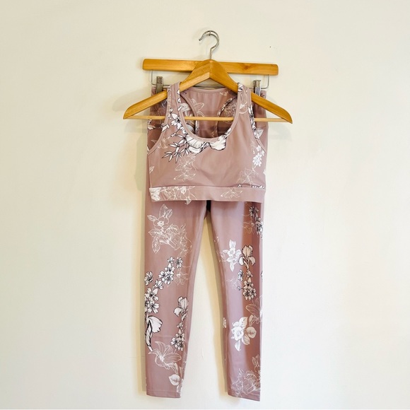 NWOT athletic top and leggings - Picture 2 of 16